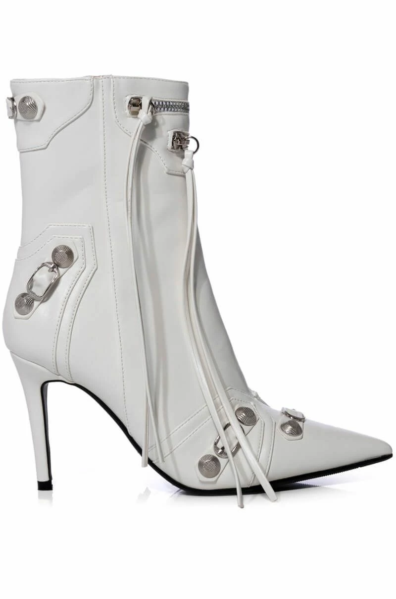 AZALEA WANG BROOKLYN PU BOOTIE IN WHITE