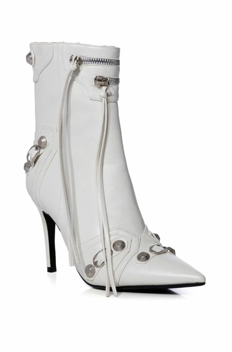 AZALEA WANG BROOKLYN PU BOOTIE IN WHITE - Image 2
