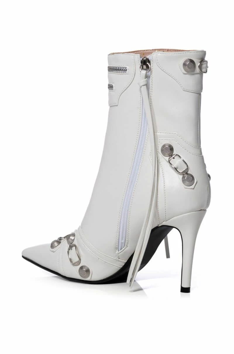 AZALEA WANG BROOKLYN PU BOOTIE IN WHITE - Image 3