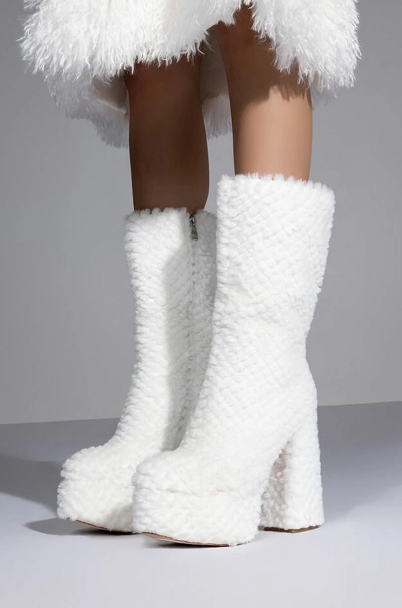 AZALEA WANG COZY CUTIE FAUX FUR CHUNKY PLATFORM BOOT IN WHITE - Image 7