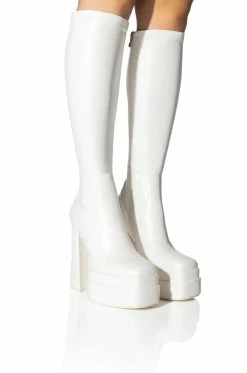 AZALEA WANG MAXINE CHUNKY PLATFORM BOOT WITH 4 WAY STRETCH IN WHITE