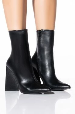 AZALEA WANG SIMPLY IRRESISTIBLE CHUNKY PU BOOTIE IN BLACK
