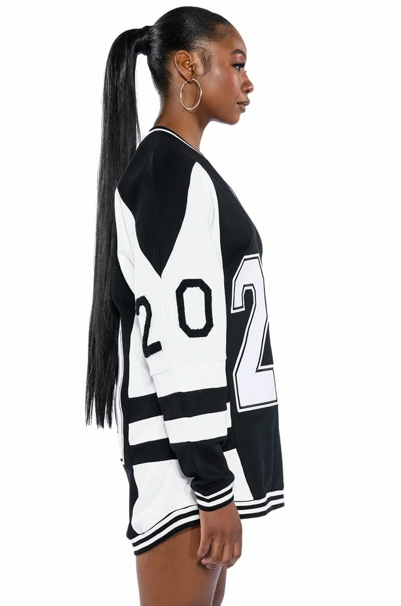 BLACK VILLAGE FOUNDATION OVERSIZED SWEATSHIRT DRESS - Image 5
