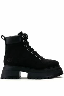 TIMBERLAND SKY 6" LACE UP BOOT IN BLACK