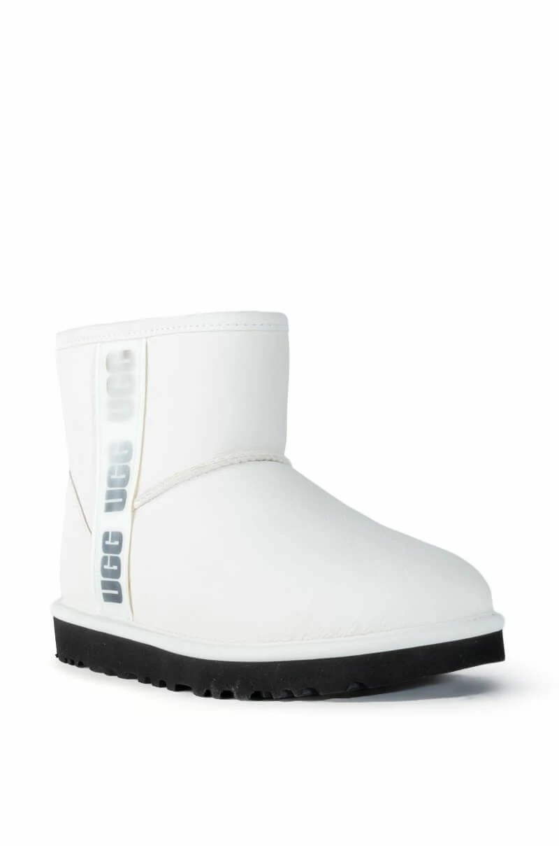 UGG CLASSIC MINI SIDE LOGO II BOOTIE IN WHITE - Image 2