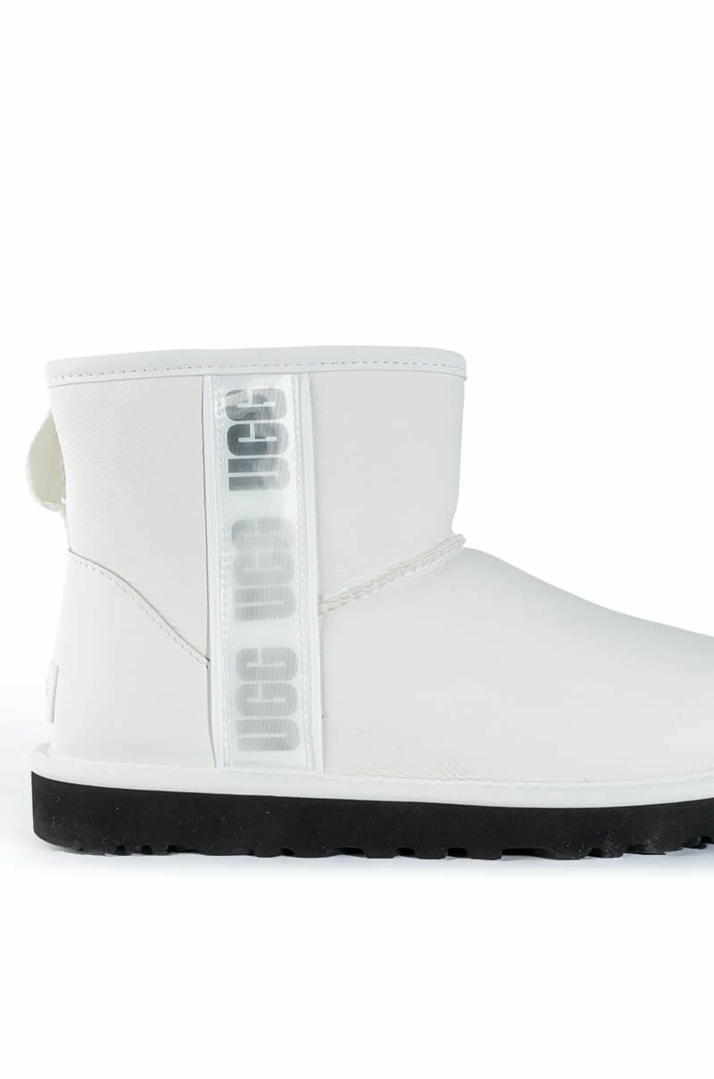 UGG CLASSIC MINI SIDE LOGO II BOOTIE IN WHITE - Image 4