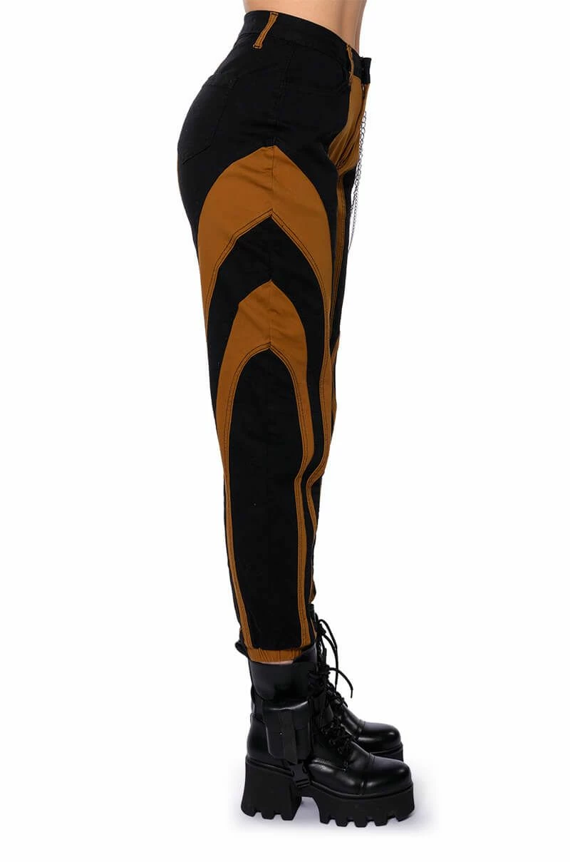 WONKA CHAIN DETAIL COLOR BLOCKED DENIM PANT - Image 7